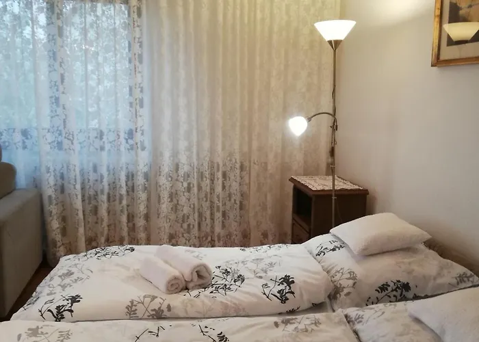 Viragos Vendeghaz * Balatonfüred