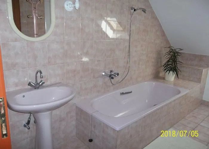 Viragos Vendeghaz Appartement *