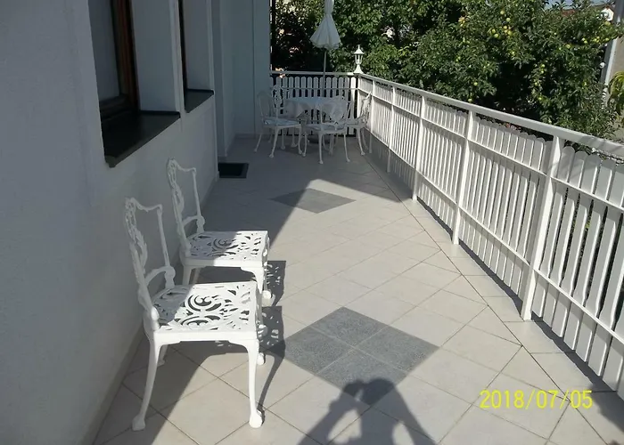 Viragos Vendeghaz Appartement *